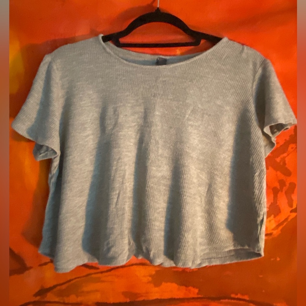 Size: XXS loose fit flowy top